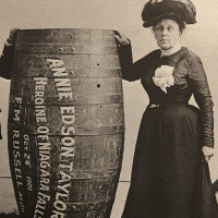 Annie Edson Taylor, la reina de la niebla