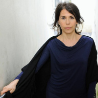 Interviews with fado singer MAGDA MENDES and with English actors LOVEDAY SMITH and MARK WINSTANLEY