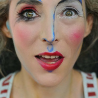 We talk to Wendy Fossen about the MONET exhibition in The Hague and to Canadian singer RONLEY TEPER