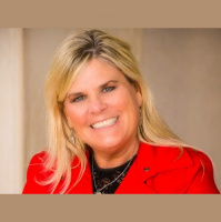 Elisa Parker with Shelly Arthur: California’s Smartest Shopper