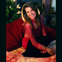 Anna Thea: Empower Yourself By Loving Your Body