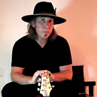 Ep. 234 Frank Grocholski (Cowboy Mouth/Session Guitarist)