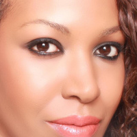 Episodes 29 Suzette Boozer founder of SULON Celebrity Hair Stylist to the STARS ⭐️ . 