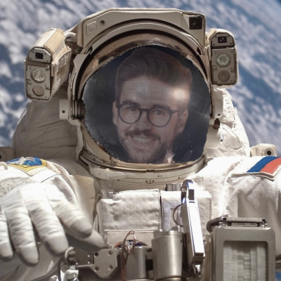 Con Barba Y A Todo Volumen