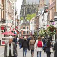 Leegstaande winkels omvormen tot woonruimte kan helpen bij oplossen woningentekort