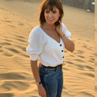 Cristina Mitre @Thebeautymail (045) La mujer detrás del micrófono