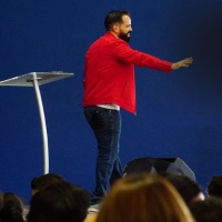 Jesús sana a un leproso