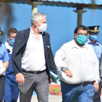 Escuela de Cadetes Hay 140 personas que se mezclan en los lugares comunes 