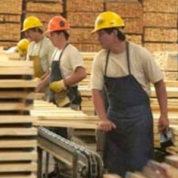 Industriales reclaman diferimiento de impuestos por un año