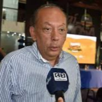 Rentas sigue cobrando por las mesas de restaurantes y las habitaciones de hotel