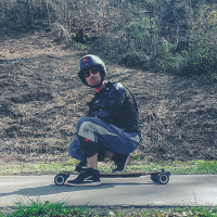 Folge 4: Motorrad-Highlights für 2019, Tesla Model 3 Fahrbericht, ein Elektro-Skateboard und automatische Tempolimiter