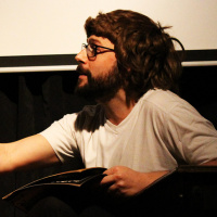 Ariel el tipo que solo podía decir la verdad - Ariel en la aduana del aeropuerto