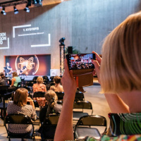 Kuka pääsee asiantuntijaksi mediaan?