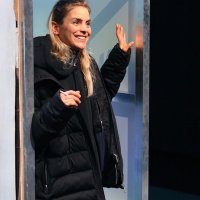 Hannah Hoekstra over de wrange werkelijkheid in People, Places  Things