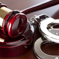 11-7: De visas y extradiciones.