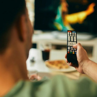 23-4: Vencimiento de las concesiones de las frecuencias de radio y televisión.