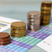 21-7: Disminución de la tasa de política monetaria.