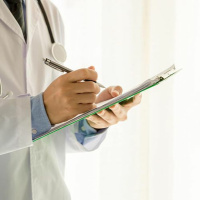 9-4: Se mantiene la tensión entre médicos especialistas y autoridades de la CCSS.