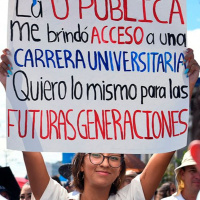 29-8: Marcha en defensa de la inversión pública para la educación.