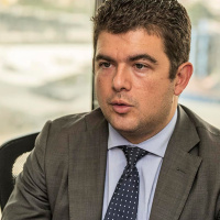 20-1: Álvaro Ramos presenta su nombre para ser el candidato del PLN.