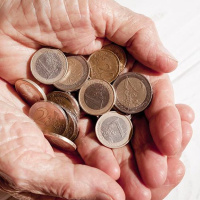 21-10: 215 mil adultos mayores sin nunguna protección económica formal.