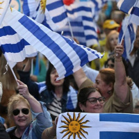 26-11: Uruguay: ejemplo democrático.