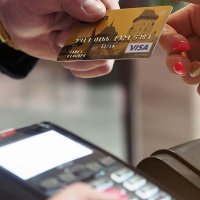 09-10. Banco Central impone una comisión máxima a las tarjetas de crédito Visa y Mastercard.