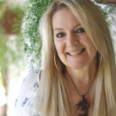 In The Flow With Lauri Albert