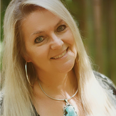 In The Flow With Lauri Albert