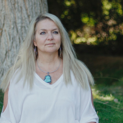 In The Flow With Lauri Albert