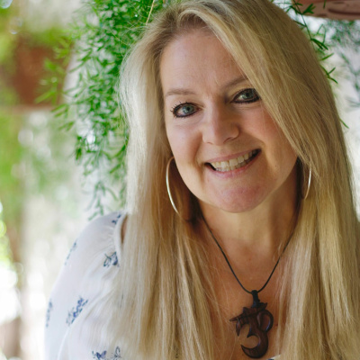 In The Flow With Lauri Albert