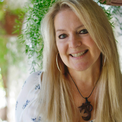 In The Flow With Lauri Albert