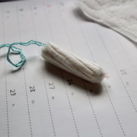 Nini  Chérie sprechen über den weiblichen Zyklus