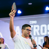 Assim Se Faz a Quem o Rei Deseja Honrar - Perilo Borba