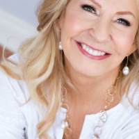 Re-air: Linda Breitman, Speaker, Minister and Author of ”Miraculous Identity” Unveiling Your Hidden Journey