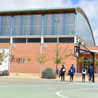 Menudo Castillo 384, desde el colegio San Martín de Tours