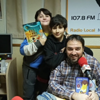 Menudo Castillo 412, con una luna que dice...