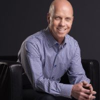 The Mike Kara Radio Program - Whats Up America - Scott Hamilton