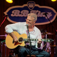 The Mike Kara Radio Program - Whats Up America - Tommy Roe