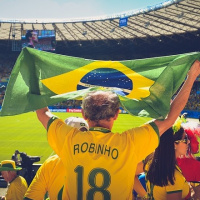 Romance mata futebol