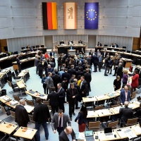Berliner Abgeordnetenhaus: Beschluss zum Mietendeckel