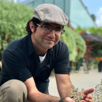 Indoor Vegetable and Herb Garden Tips