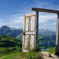 Kapı - Bir Kemal Kahraman Öyküsü