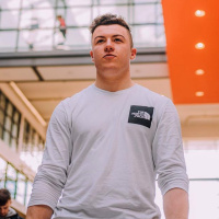 Thomas Arnold Dropped College and Makes €____ From YouTube