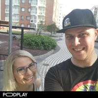 Kahavipöydässä digitoimisto Verkkoaseman toimitusjohtaja Tiina Räisänen