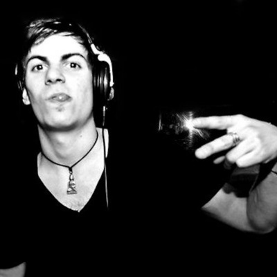 Caliente Noche Radio !