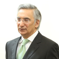 آئینی ستونوں میں نظر آتا ناگزیر تصادم