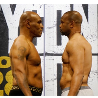 Mike Tyson  Roy Jones jr.