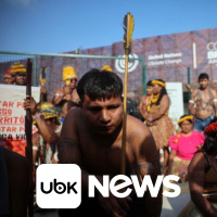 BRASIL - Manifestantes indígenas bloqueiam entrada da cúpula climática COP30 em Belém
