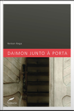 Daimon Junto À Porta